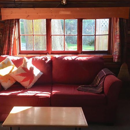 Green Acres Lakeside Resort Salt Spring Island Ganges Exteriör bild